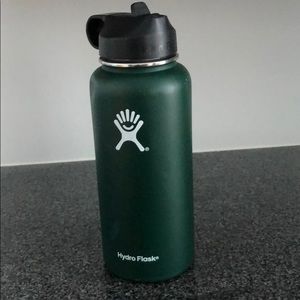 Hydro flask 32 oz olive green- Great fall color!